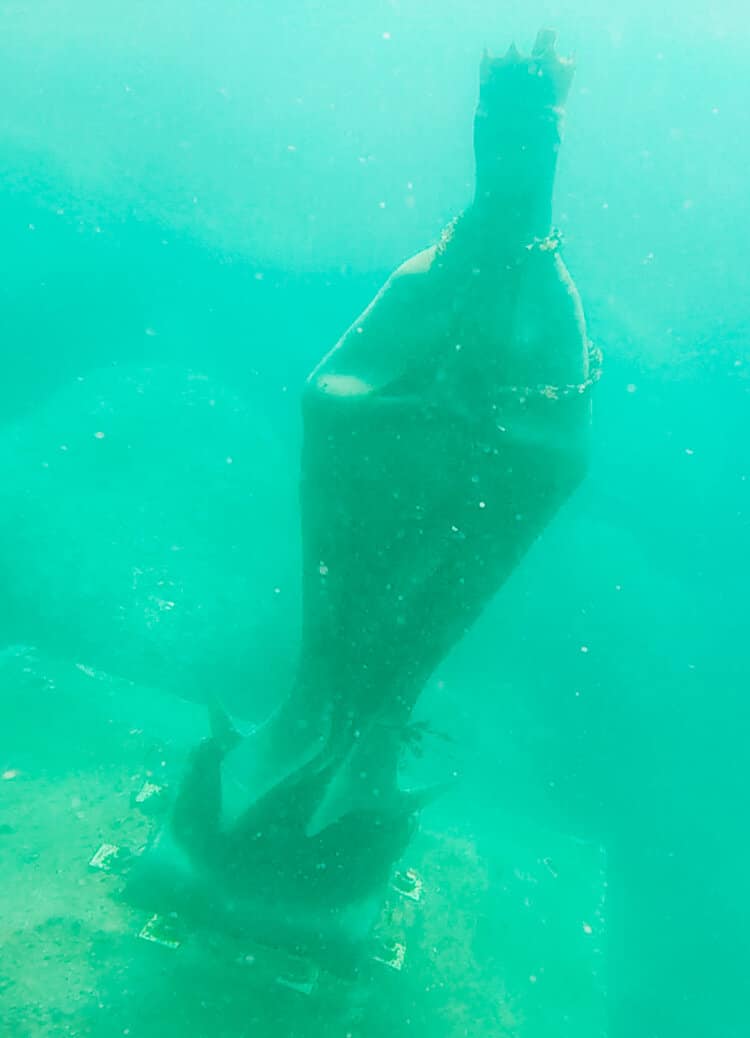 Submerged statue of the Virgin Mary in Acapulco